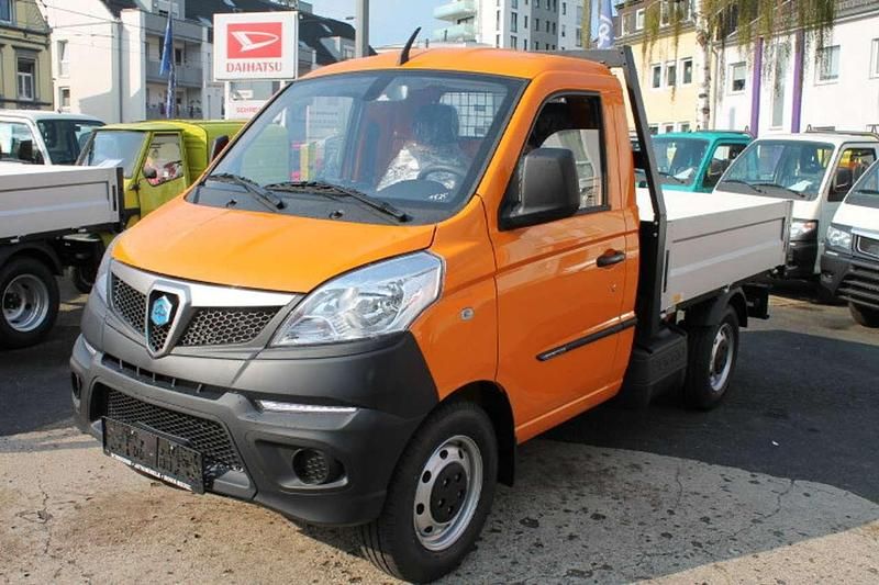 Neu Piaggio Porter 106 PS (77 kW) 2025 Orange SUV