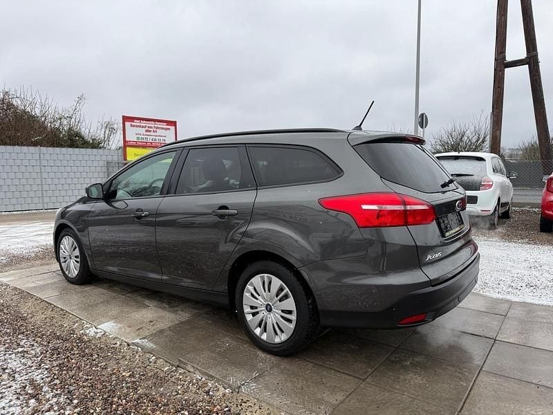 Gebraucht Ford Focus Business Edition 125 PS (91 kW) 2018 Magnetic Kombi