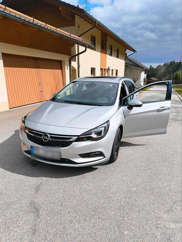Gebraucht Opel Astra 135 PS (99 kW) 2017 Silber Kombi