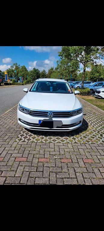 Gebraucht VW Passat Highline 150 PS (110 kW) 2018 Weiß Kombi