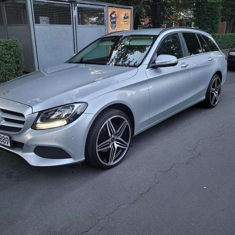 Grau Gebraucht 2016 Mercedes C220 Kombi | 14.999 € (Fairer Preis) - Bild 1/4