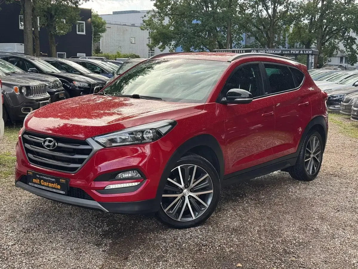 Gebraucht Hyundai Tucson 177 PS (130 kW) 2018 Rot SUV
