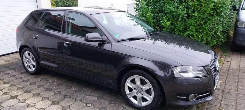 Schwarz Gebraucht 2011 Audi A3 Attraction Limousine | 5.400 € (Fairer Preis) - Bild 1/4
