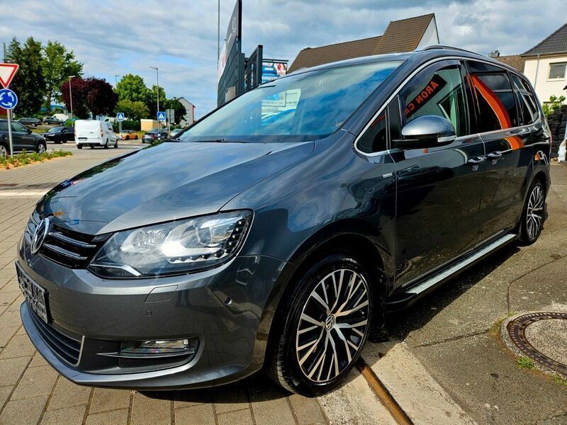 Grau Gebraucht 2013 VW Sharan Life Van / Kleinbus | 15.900 € (Etwas zu teuer) - Bild 1/4