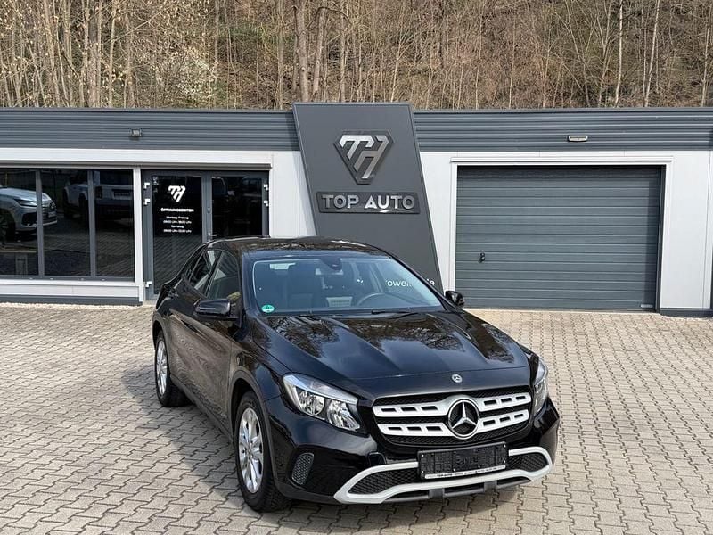 Gebraucht Mercedes GLA180 109 PS (80 kW) 2018 Schwarz SUV