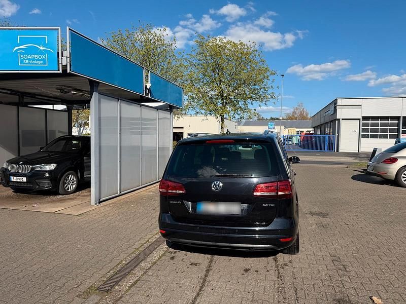 Gebraucht VW Sharan 150 PS (110 kW) 2016 Schwarz Van / Kleinbus
