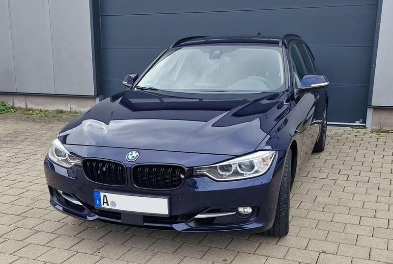 Blau Gebraucht 2015 BMW 335 Sport Line Kombi | 14.990 € (Guter Preis) - Bild 1/4
