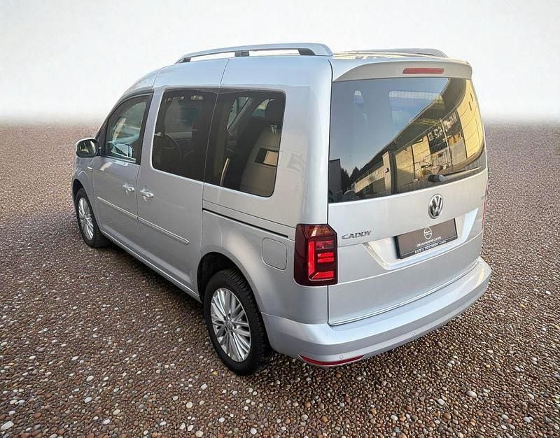 Gebraucht VW Caddy Highline 102 PS (75 kW) 2017 Silber Van / Kleinbus