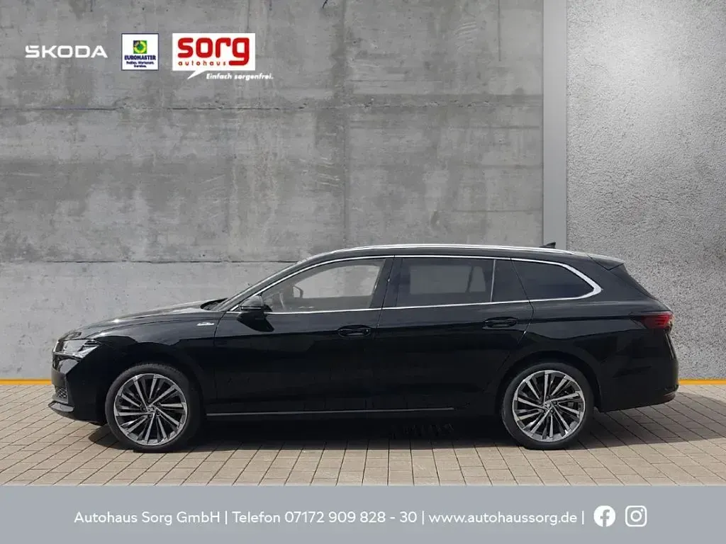 Gebraucht Skoda Superb LAURIN & KLEMENT 150 PS (110 kW) 2024 Schwarz Kombi