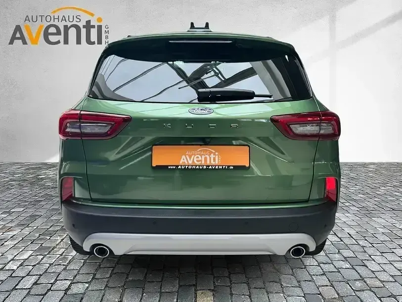 Neu Ford Kuga Titanium 151 PS (111 kW) 2025 Grün SUV