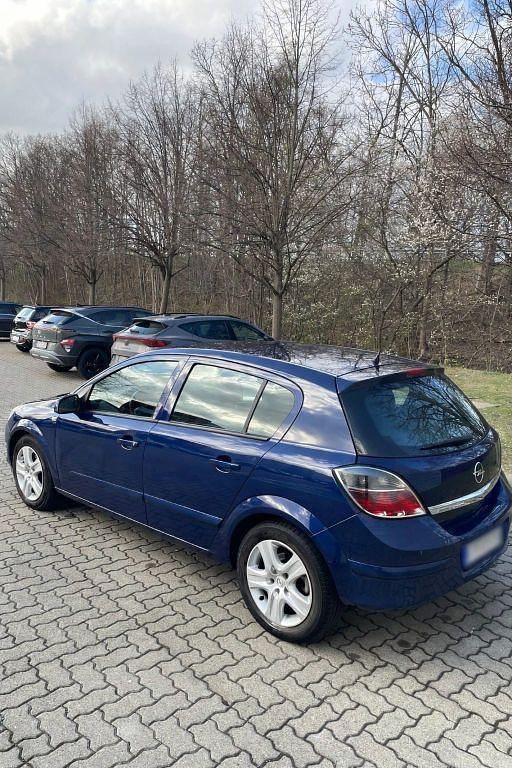 Gebraucht Opel Astra 116 PS (85 kW) 2009 Blau Limousine