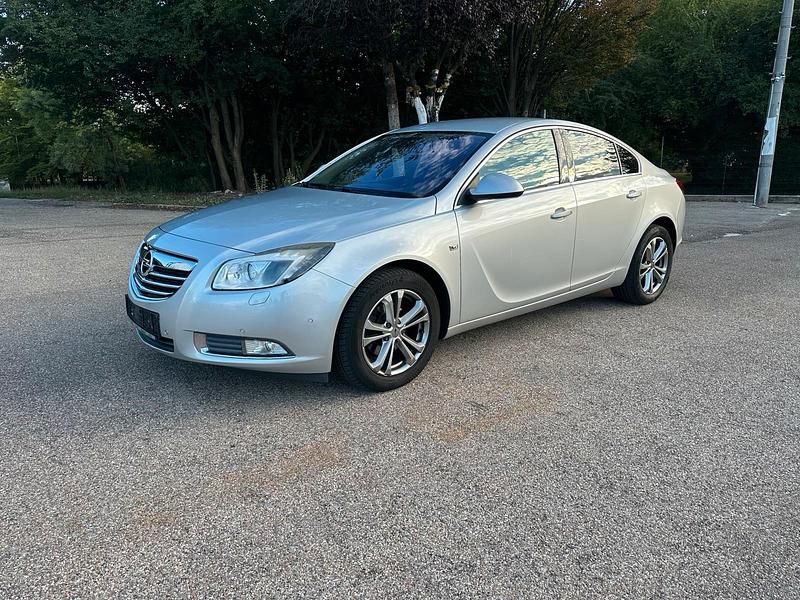 Silber Gebraucht 2011 Opel Insignia Limousine | 2.998 € (Guter Preis) - Bild 1/4