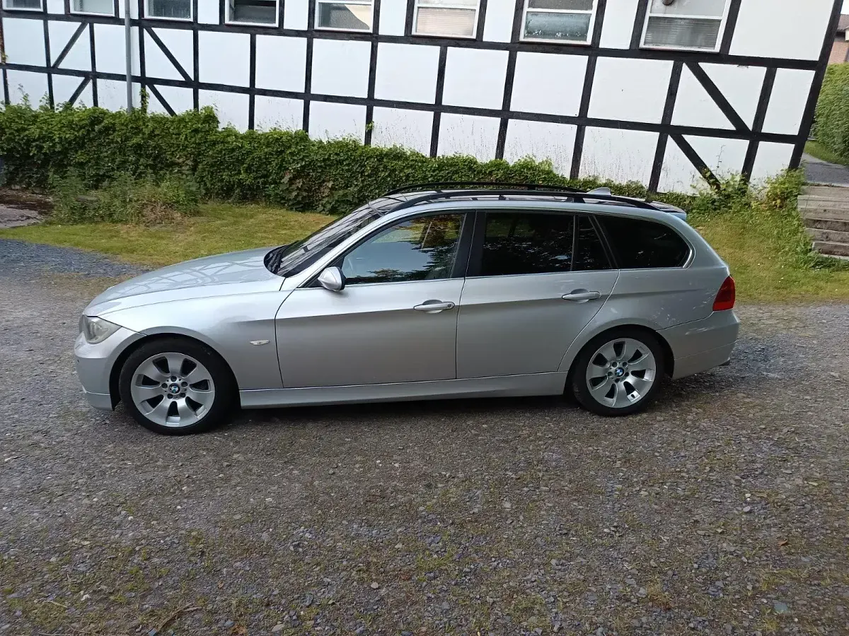 Gebraucht BMW 325 218 PS (160 kW) 2005 Grau Kombi