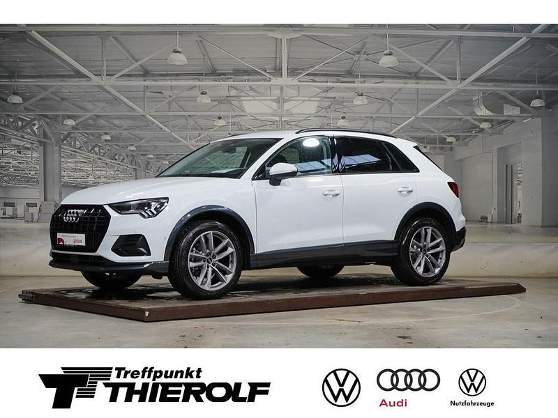 Gletscherweiß metallic Gebraucht 2025 Audi Q3 Advanced Plus SUV | 45.480 € (Teuer) - Bild 1/4