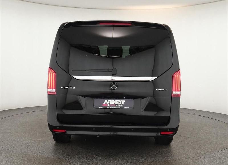 Gebraucht Mercedes V300 Avantgarde 237 PS (174 kW) 2023 Obsidianschwarz Van / Kleinbus