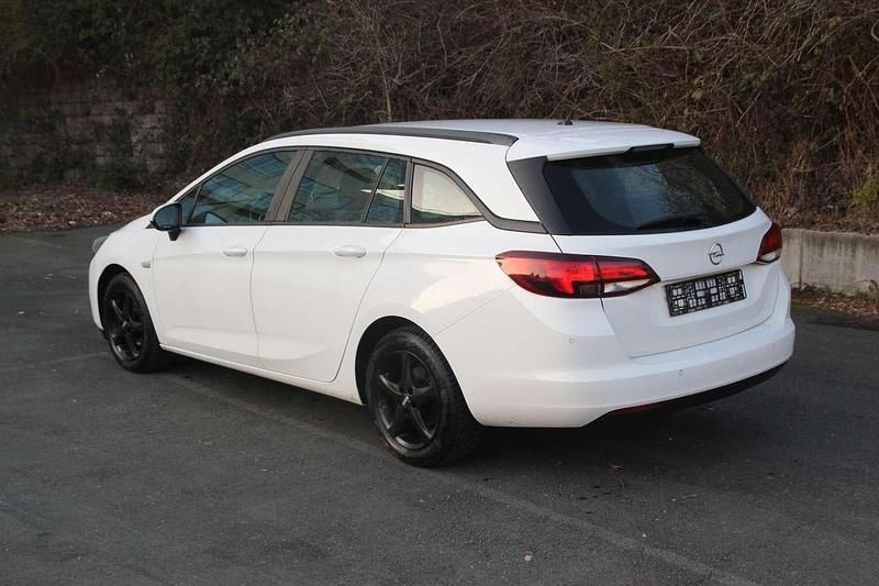 Gebraucht Opel Astra Edition 105 PS (77 kW) 2020 Schneeweiss/summitwhite/arctic Kombi