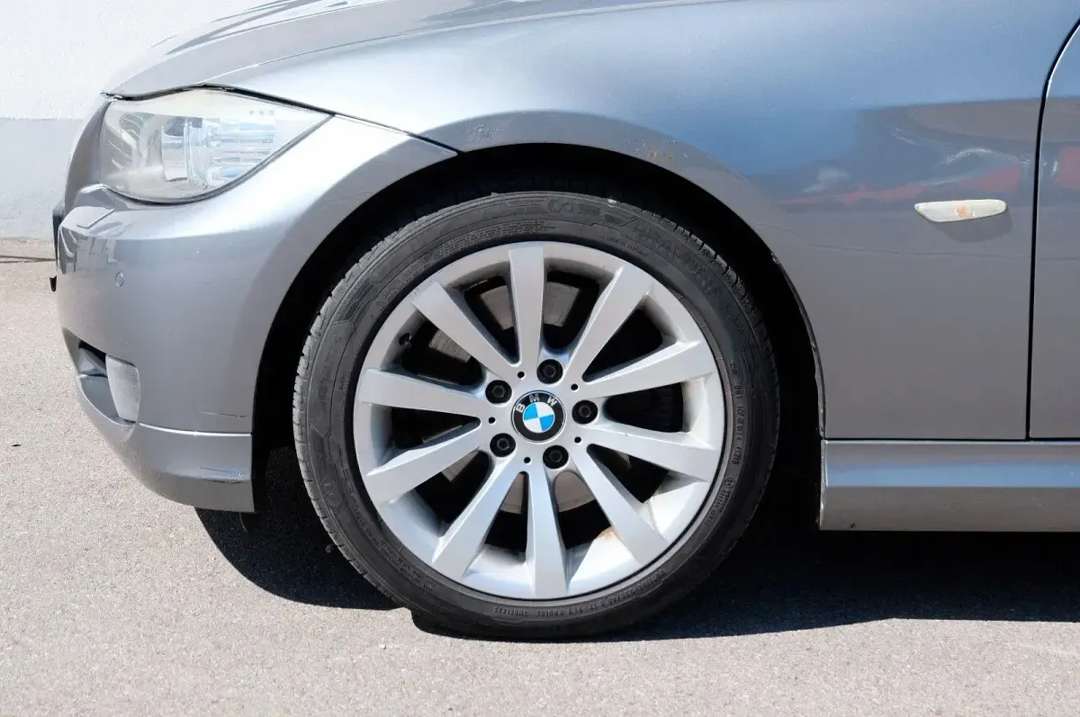 Gebraucht BMW 325 204 PS (150 kW) 2011 Grau Kombi