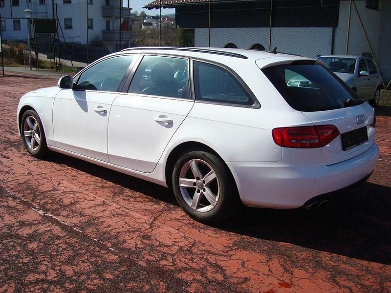 Gebraucht Audi A4 Ambition 143 PS (105 kW) 2008 Weiß Kombi