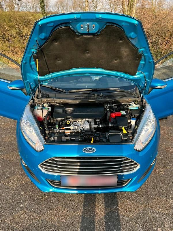 Gebraucht Ford Fiesta 95 PS (69 kW) 2016 Blau Kleinwagen
