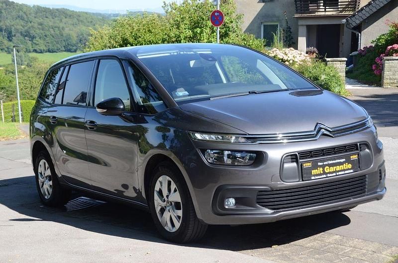 Grau Gebraucht 2022 Citroën Grand C4 Picasso Van / Kleinbus | 17.999 € (Fairer Preis) - Bild 1/4