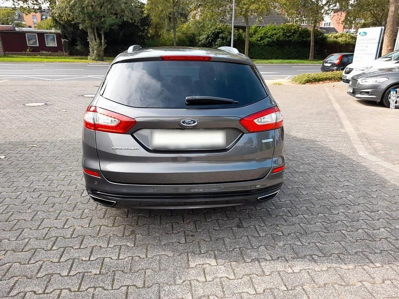 Gebraucht Ford Mondeo Titanium 203 PS (149 kW) 2015 Grau Kombi