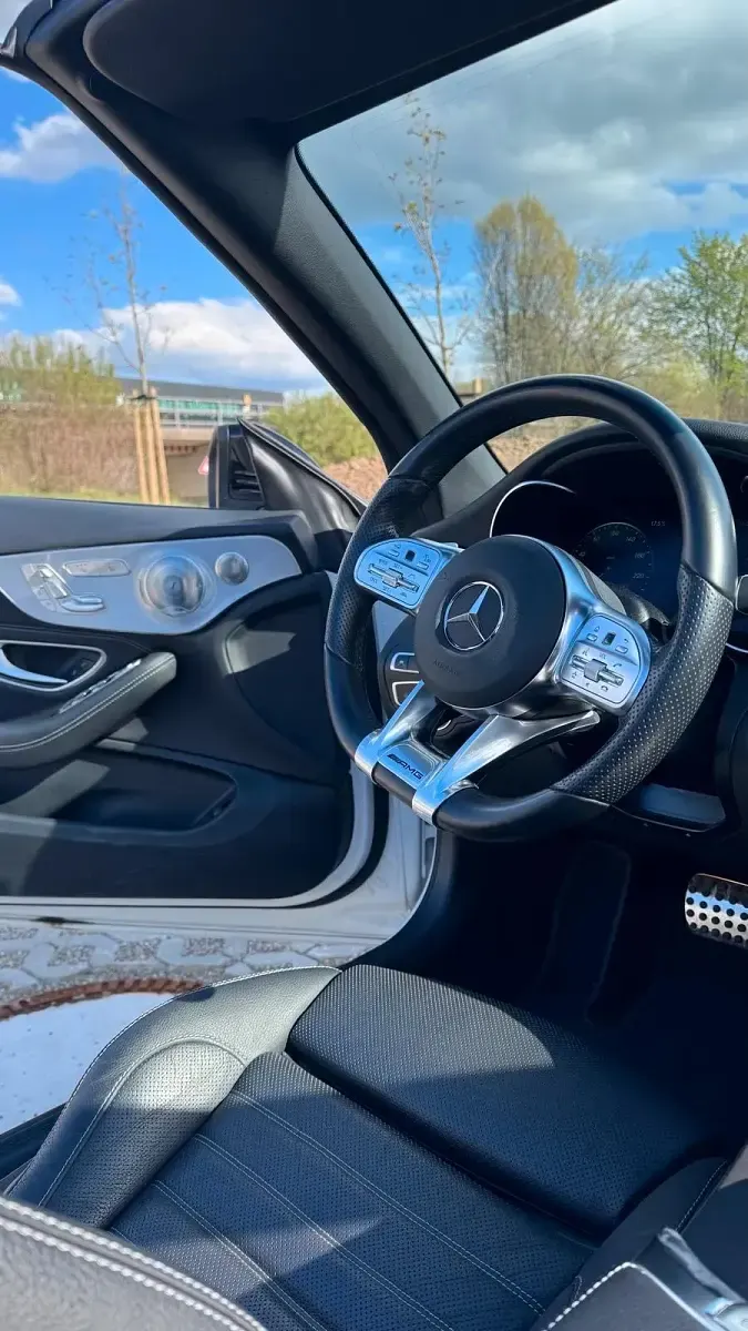 Gebraucht Mercedes C200 AMG line Plus 184 PS (135 kW) 2021 Weiß Cabrio