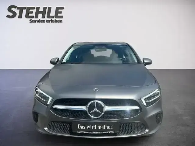 Gebraucht Mercedes A250 Style 160 PS (117 kW) 2022 Grau Limousine