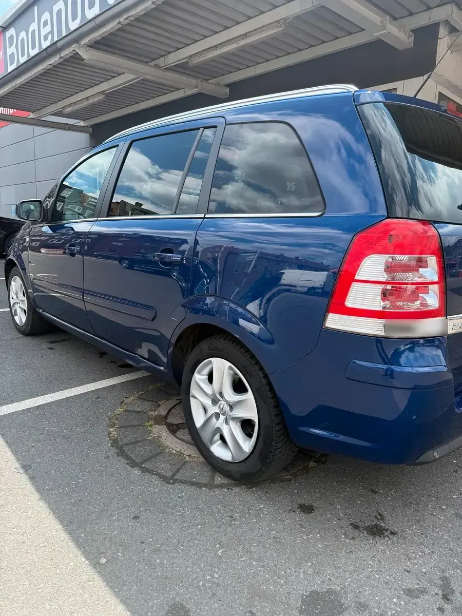 Gebraucht Opel Zafira 140 PS (102 kW) 2010 Blau Van / Kleinbus