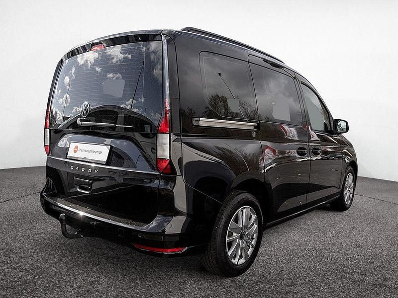 Gebraucht VW Caddy Life 122 PS (89 kW) 2022 Deep black Van / Kleinbus