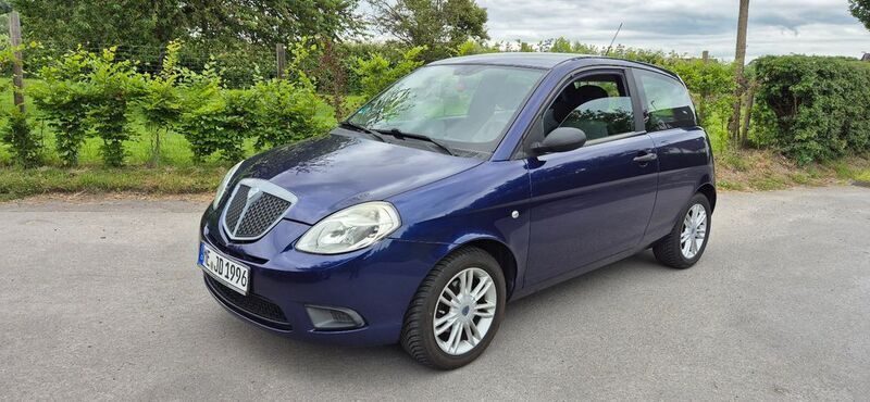 Blau Gebraucht 2009 Lancia Ypsilon Kleinwagen | 2.300 € (Fairer Preis) - Bild 1/4