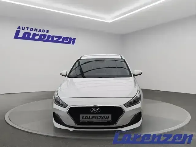 Gebraucht Hyundai i30 Advanced 101 PS (74 kW) 2020 Weiss Kombi