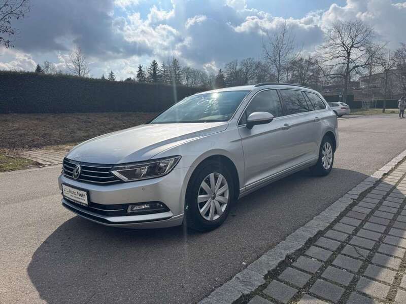 Silber Gebraucht 2019 VW Passat Comfortline Kombi | 11.890 € (Fairer Preis) - Bild 1/4
