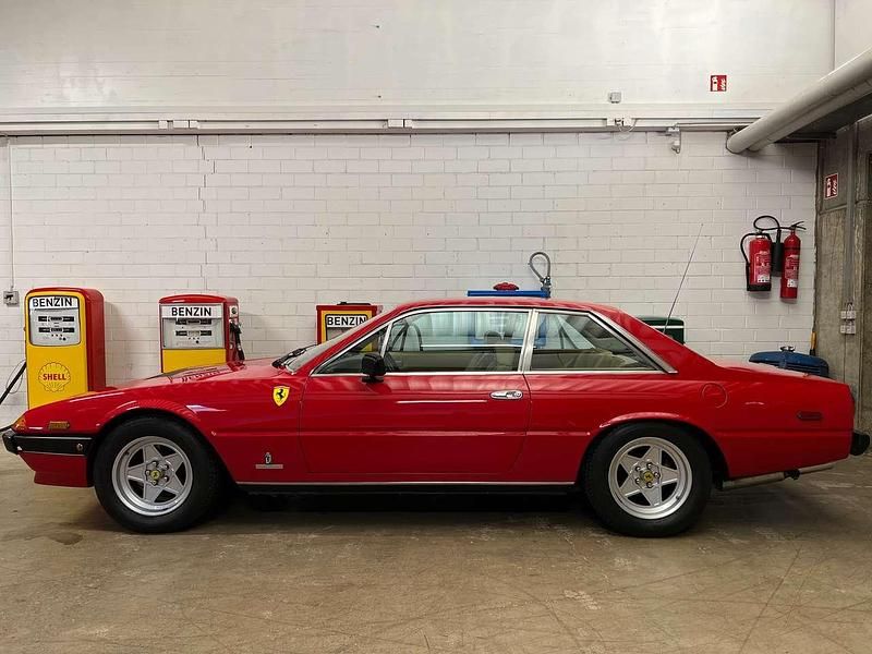 Rot Gebraucht 1982 Ferrari 400 Limousine | 65.900 € - Bild 1/4