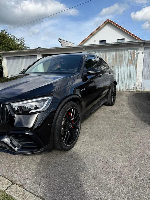 Schwarz Gebraucht 2020 Mercedes GLC63 AMG AMG SUV | 77.900 € - Bild 1/4