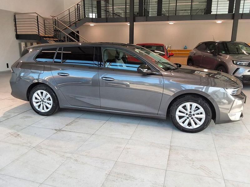 Gebraucht Opel Astra Enjoy 110 PS (80 kW) 2024 Grau Kombi