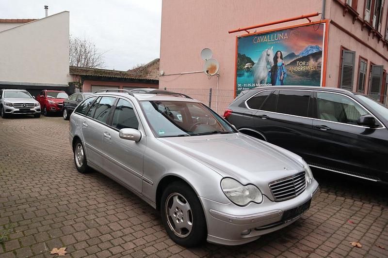 Gebraucht Mercedes C220 Avantgarde 143 PS (105 kW) 2001 Silber Kombi