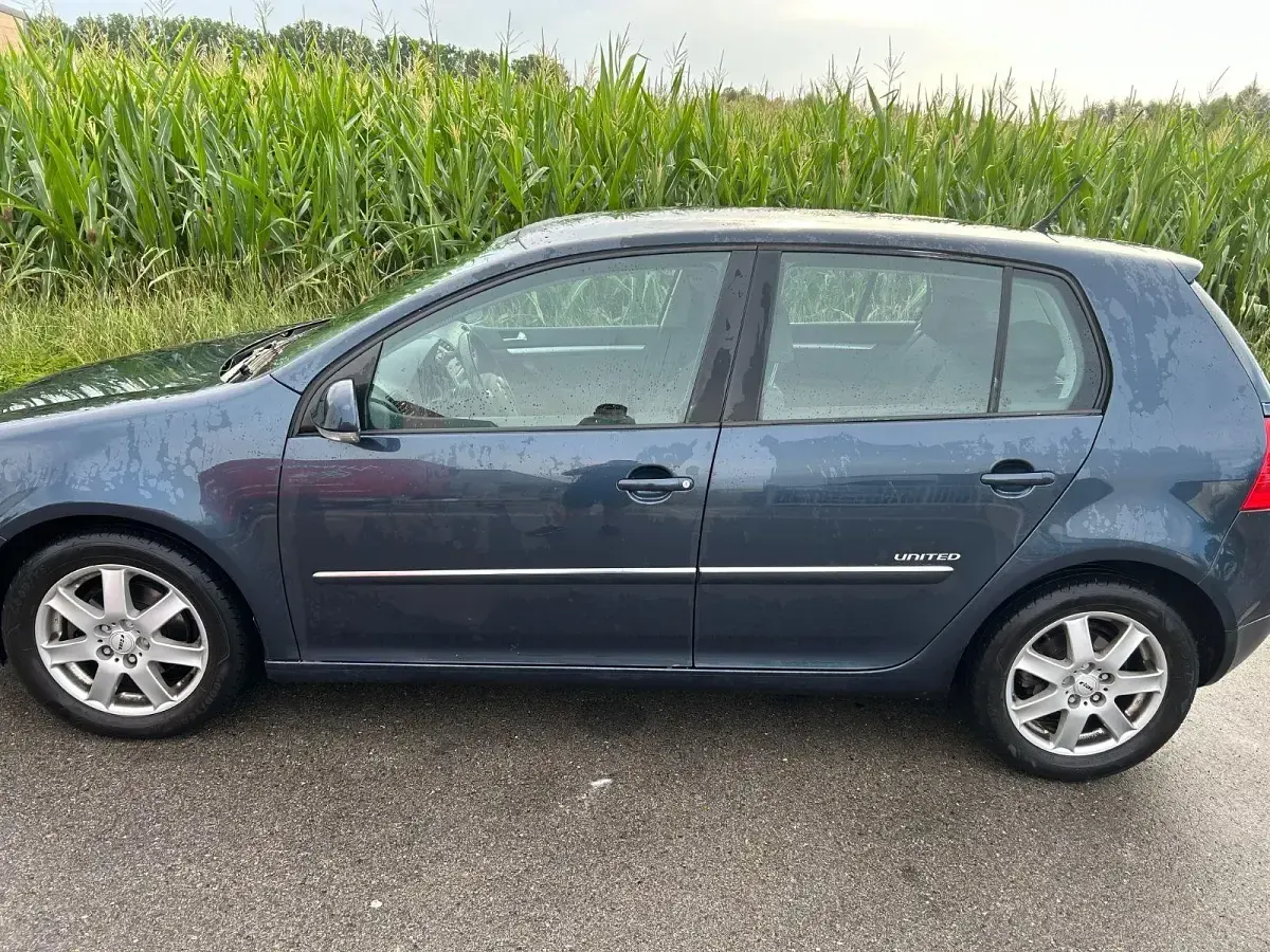 Gebraucht VW Golf VI United 105 PS (77 kW) 2008 Grau Kleinwagen