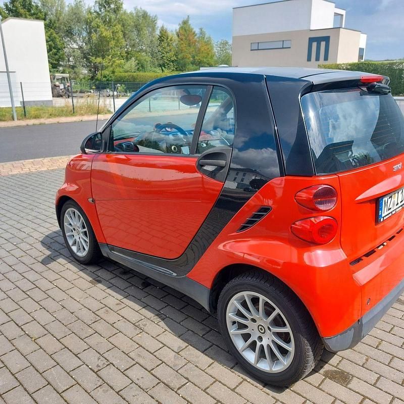 Schwarz Gebraucht 2009 Smart ForTwo Coupé Passion Coupé | 3.999 € (Fairer Preis) - Bild 1/4