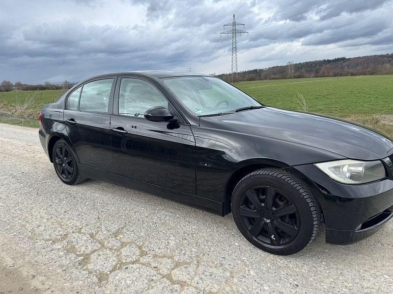 Gebraucht BMW 320 150 PS (110 kW) 2005 Schwarz Limousine