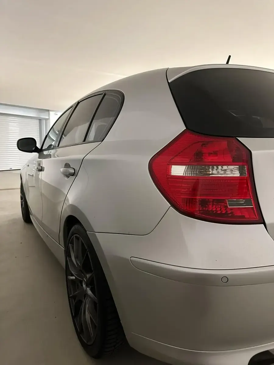 Gebraucht BMW 116 115 PS (84 kW) 2009 Grau Kleinwagen