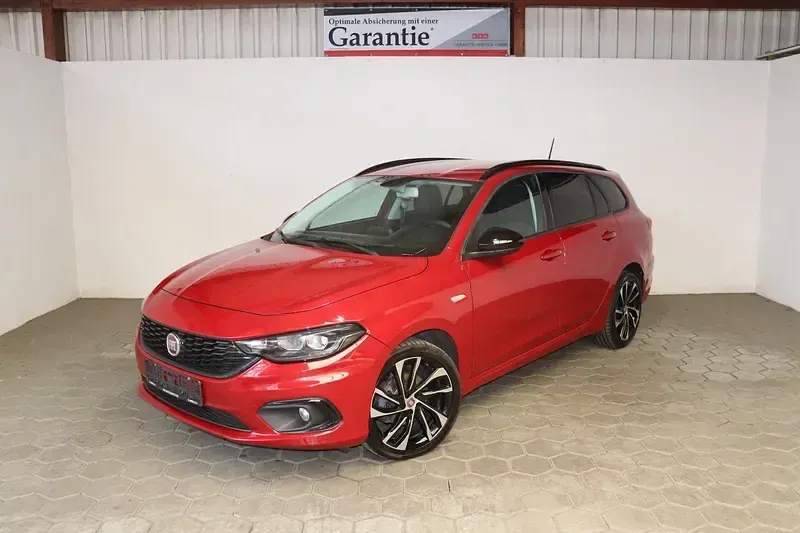 Gebraucht Fiat Tipo S 120 PS (88 kW) 2019 Rot Kombi