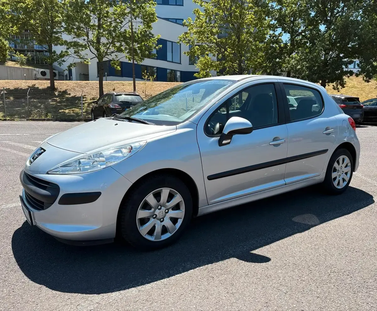 Gebraucht Peugeot 207 88 PS (64 kW) 2007 Silber Limousine