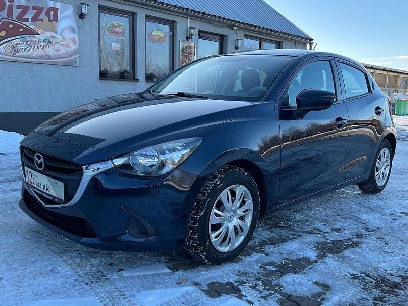 Gebraucht Mazda 2 Center-Line 105 PS (77 kW) 2016 Mitternachtsblau metallic Kleinwagen