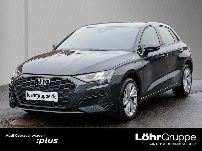 Grau Gebraucht 2022 Audi A3 Business Limousine | 21.980 € (Guter Preis) - Bild 1/4