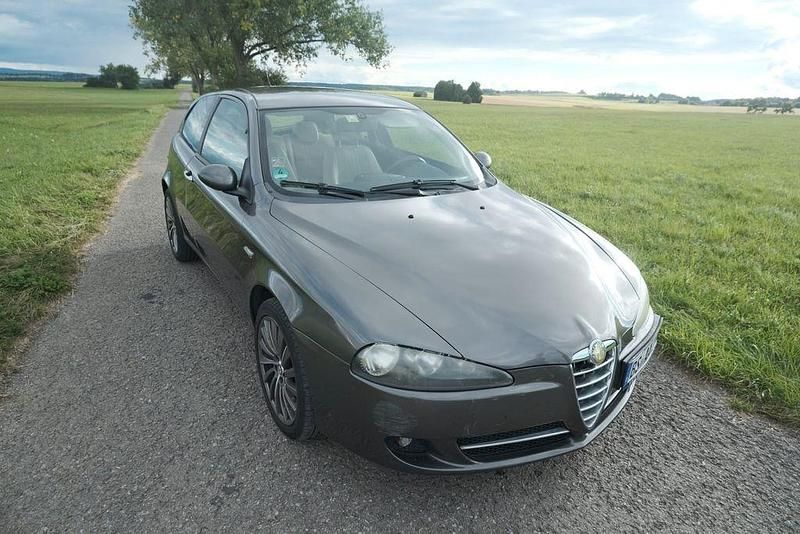 Beige Gebraucht 2007 Alfa Romeo 147 Kleinwagen | 1.299 € (Fairer Preis) - Bild 1/4