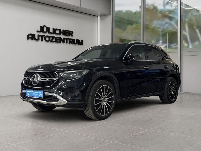 Gebraucht Mercedes GLC300 258 PS (189 kW) 2024 Schwarz/baltic black SUV