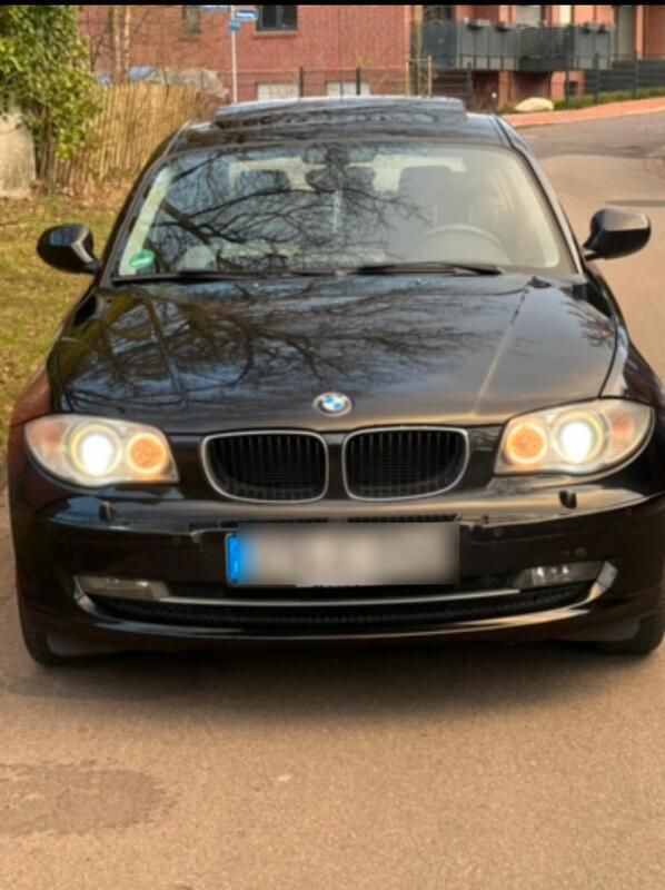 Schwarz Gebraucht 2011 BMW 116 Kleinwagen | 3.999 € (Superpreis) - Bild 1/4