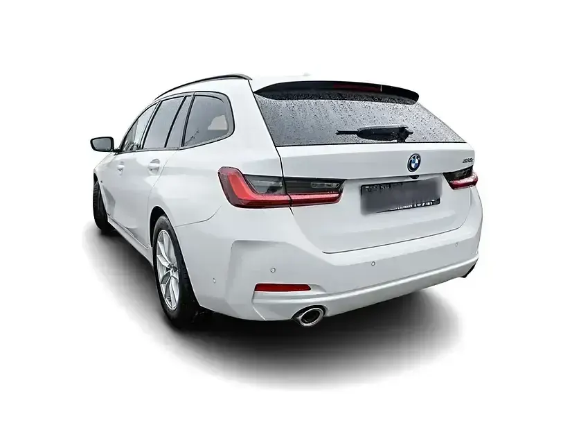 Gebraucht BMW 330e 292 PS (214 kW) 2023 Weiss Kombi