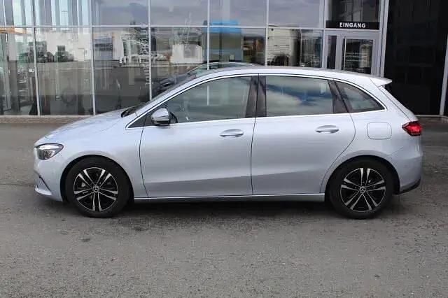 Second-hand Mercedes B200 Progressive 150 CP (110 kW) 2025 Argintiu Monovolum