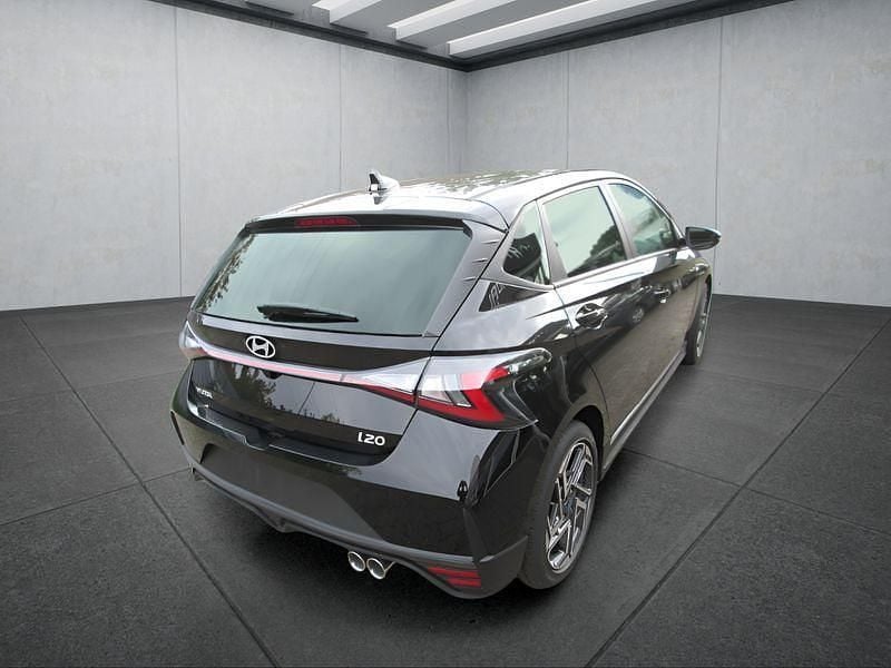 Neu Hyundai i20 N Line 101 PS (74 kW) 2025 Schwarz Kleinwagen